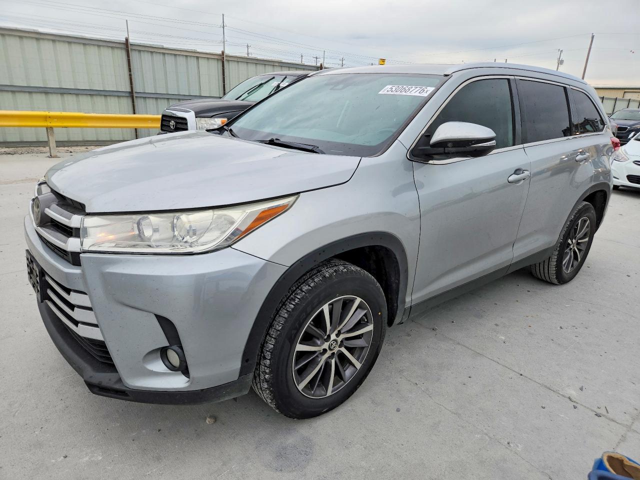 5TDKZRFH5KS558927 · 2019 TOYOTA HIGHLANDER