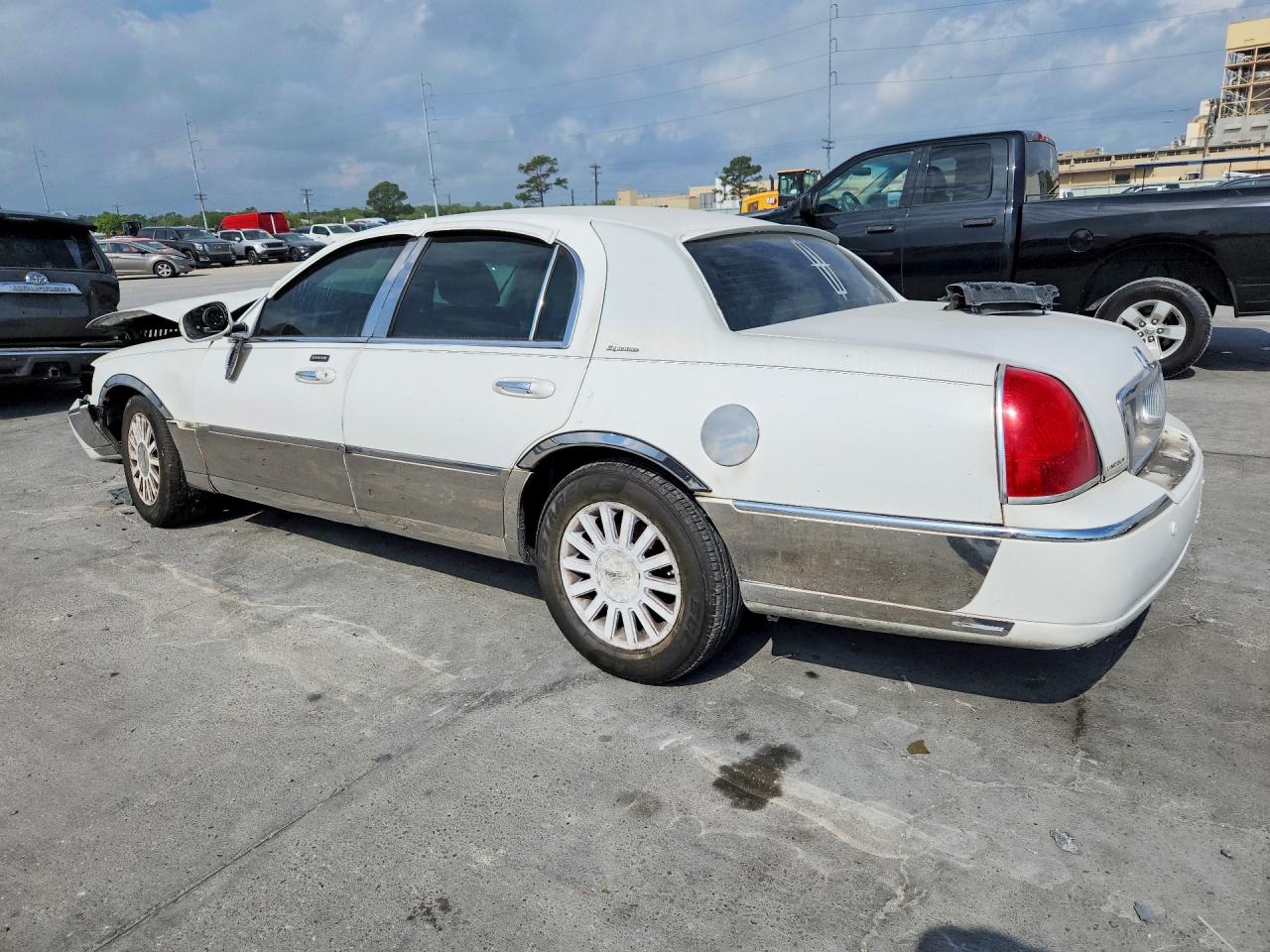 1LNHM81W84Y624320 · 2004 LINCOLN TOWN CAR · 2/12