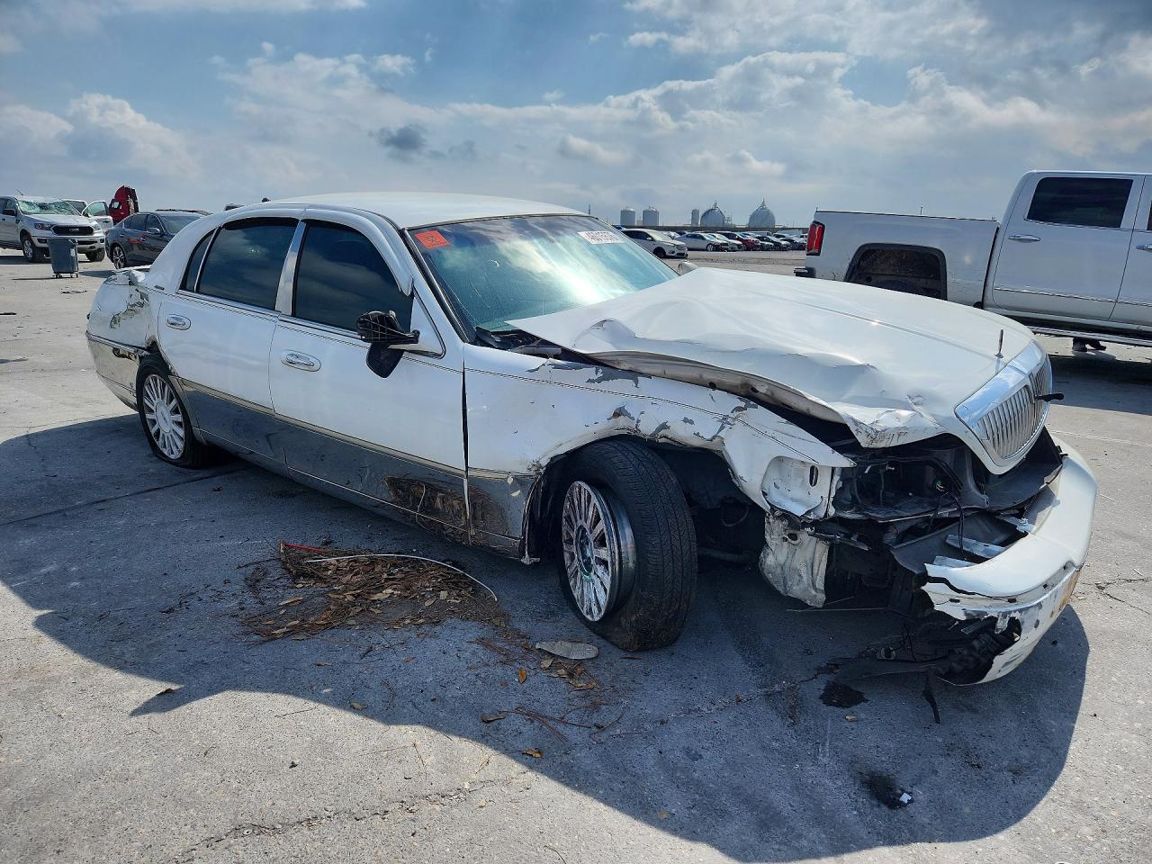 1LNHM81W84Y624320 · 2004 LINCOLN TOWN CAR · 4/12
