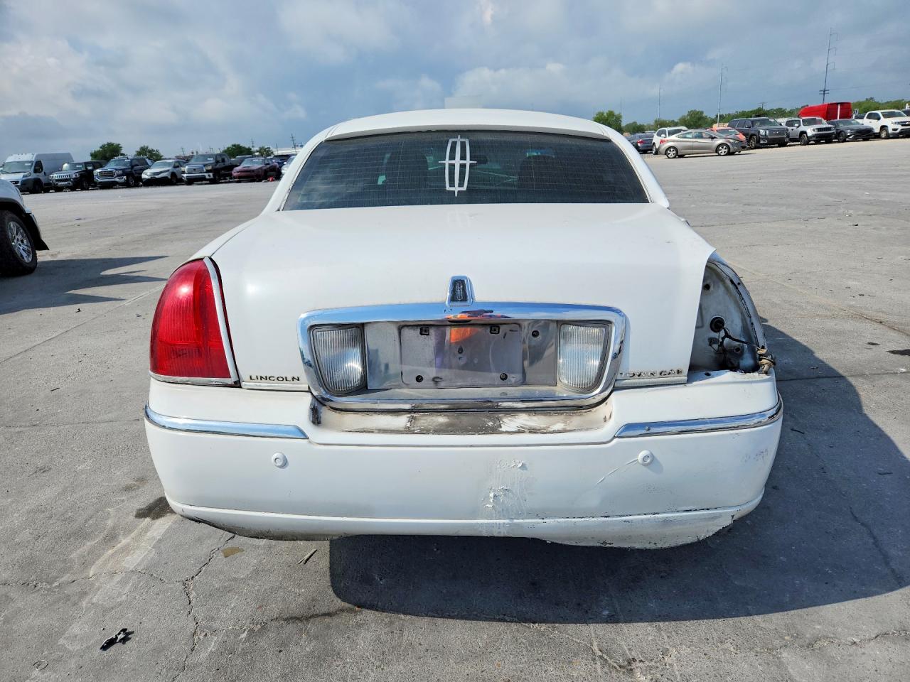 1LNHM81W84Y624320 · 2004 LINCOLN TOWN CAR · 6/12