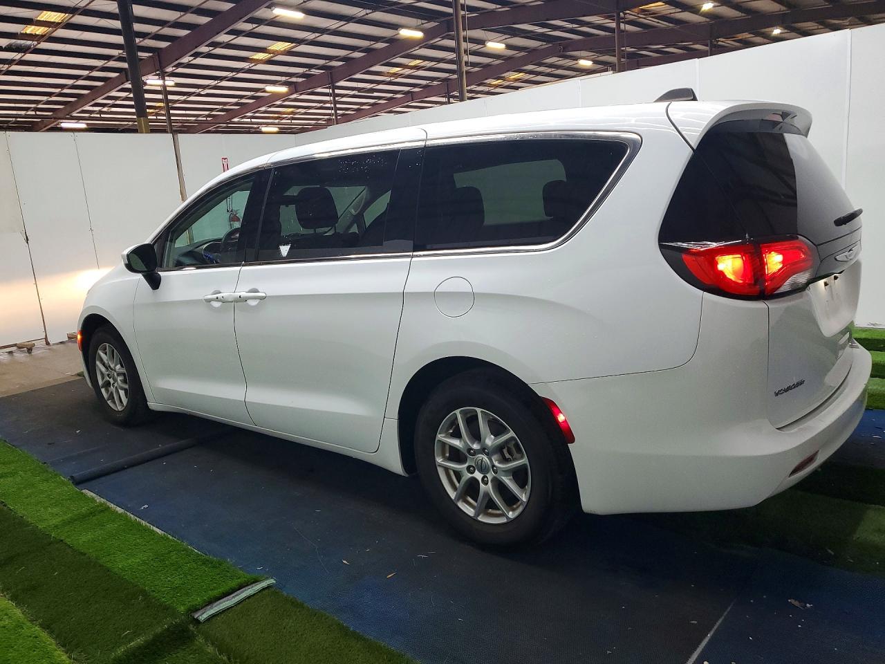 2C4RC1CG7NR208743 · 2022 CHRYSLER VOYAGER · 2/13