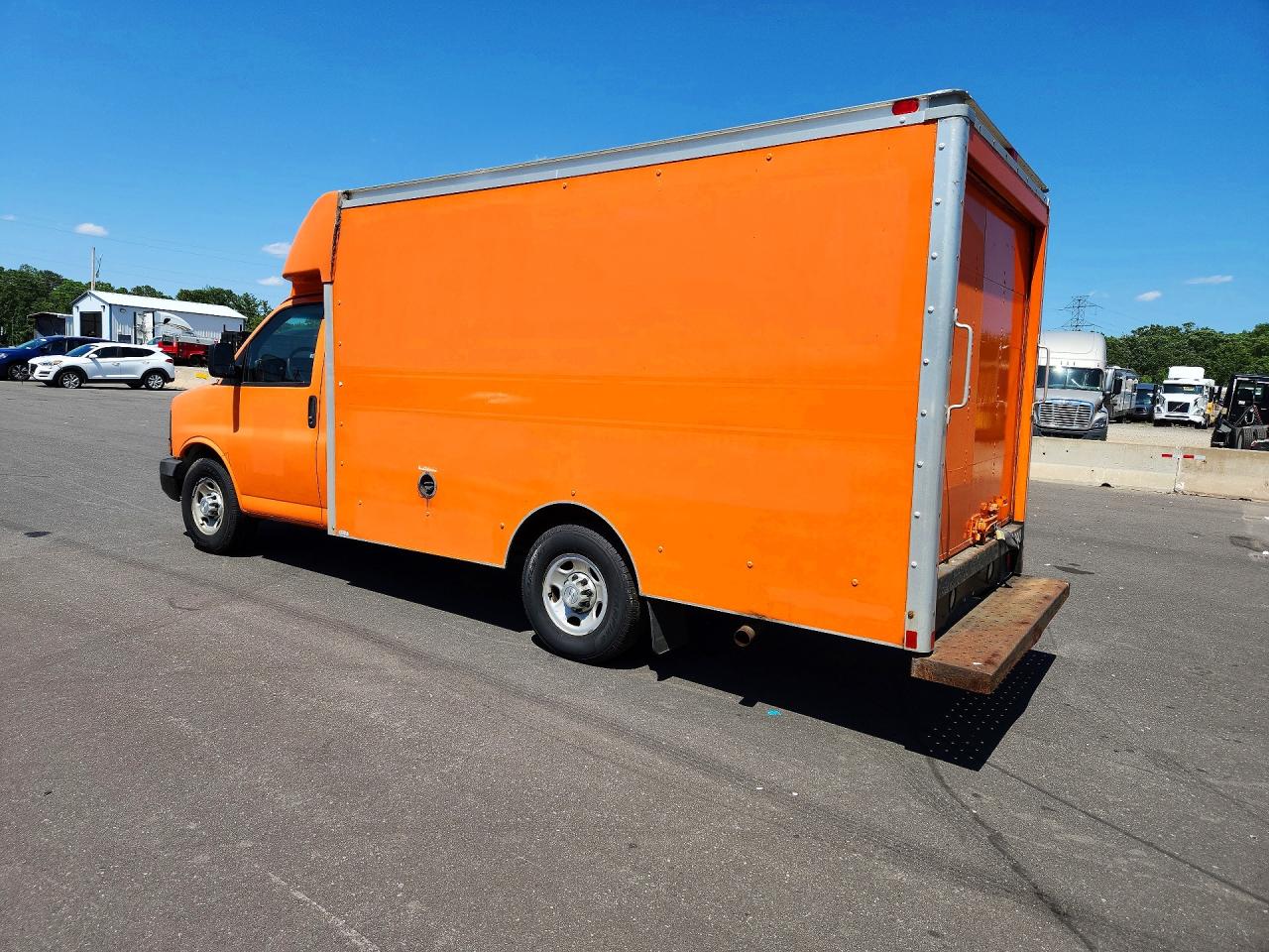 1GB0G2CF6F1256027 · 2015 CHEVROLET EXPRESS G3500 · 2/13