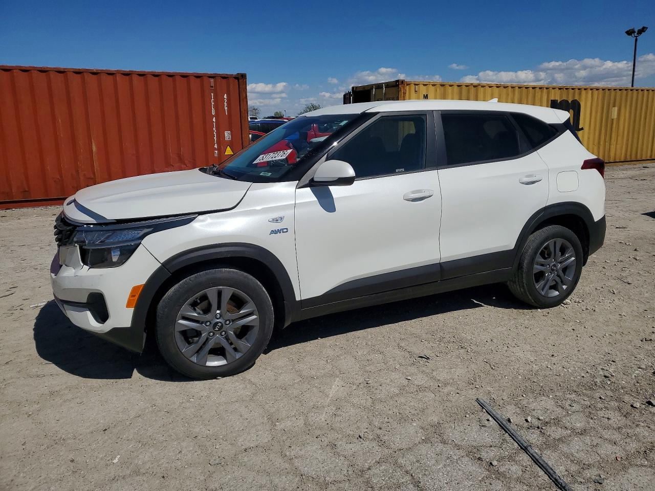 KNDEPCAA8M7153085 · 2021 KIA SELTOS