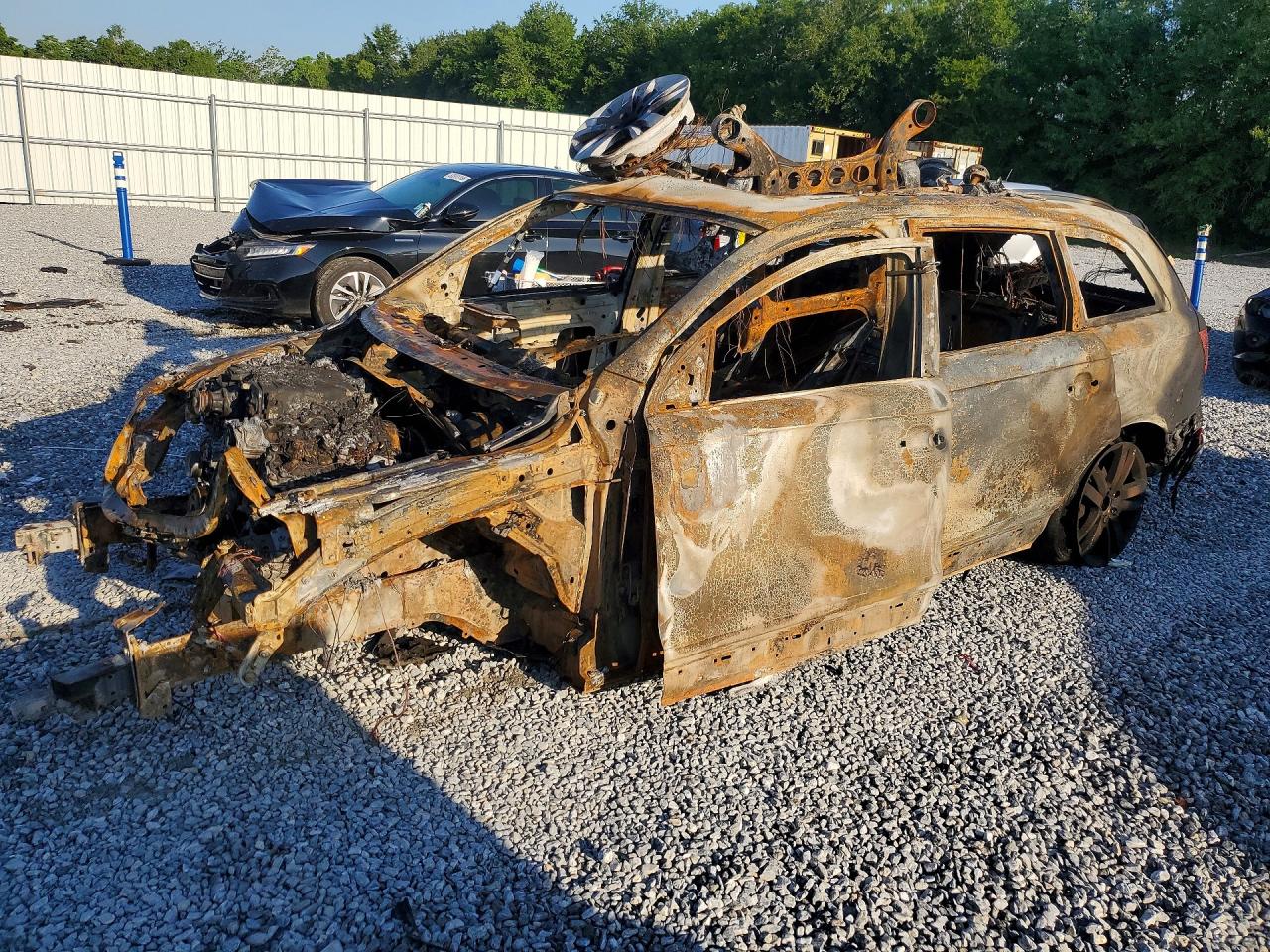 WA1LGAFE1DD011146 · 2013 AUDI Q7