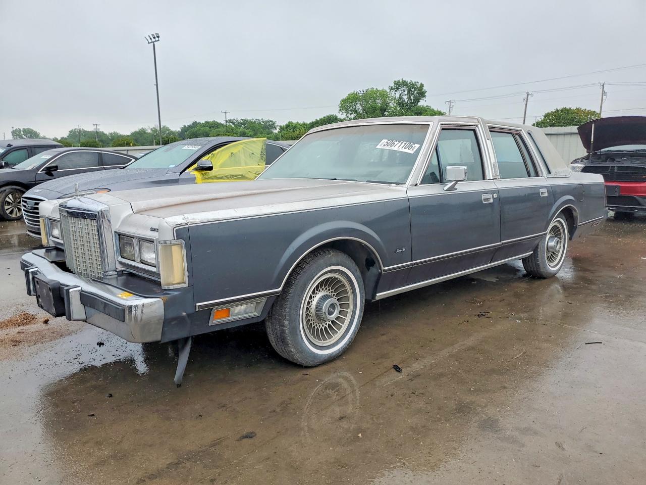 1LNBP96F8FY691028 · 1985 LINCOLN TOWN CAR