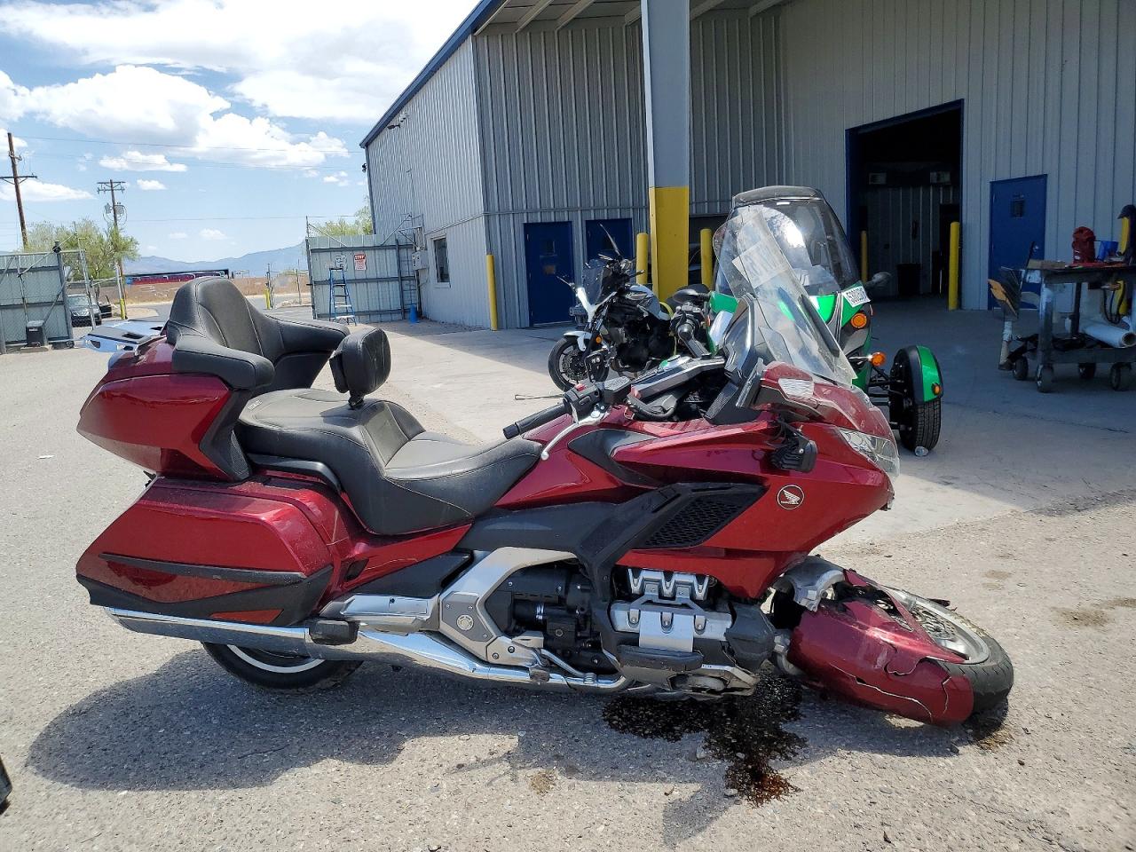 JH2SC7952JK002711 · 2018 HONDA GL1800
