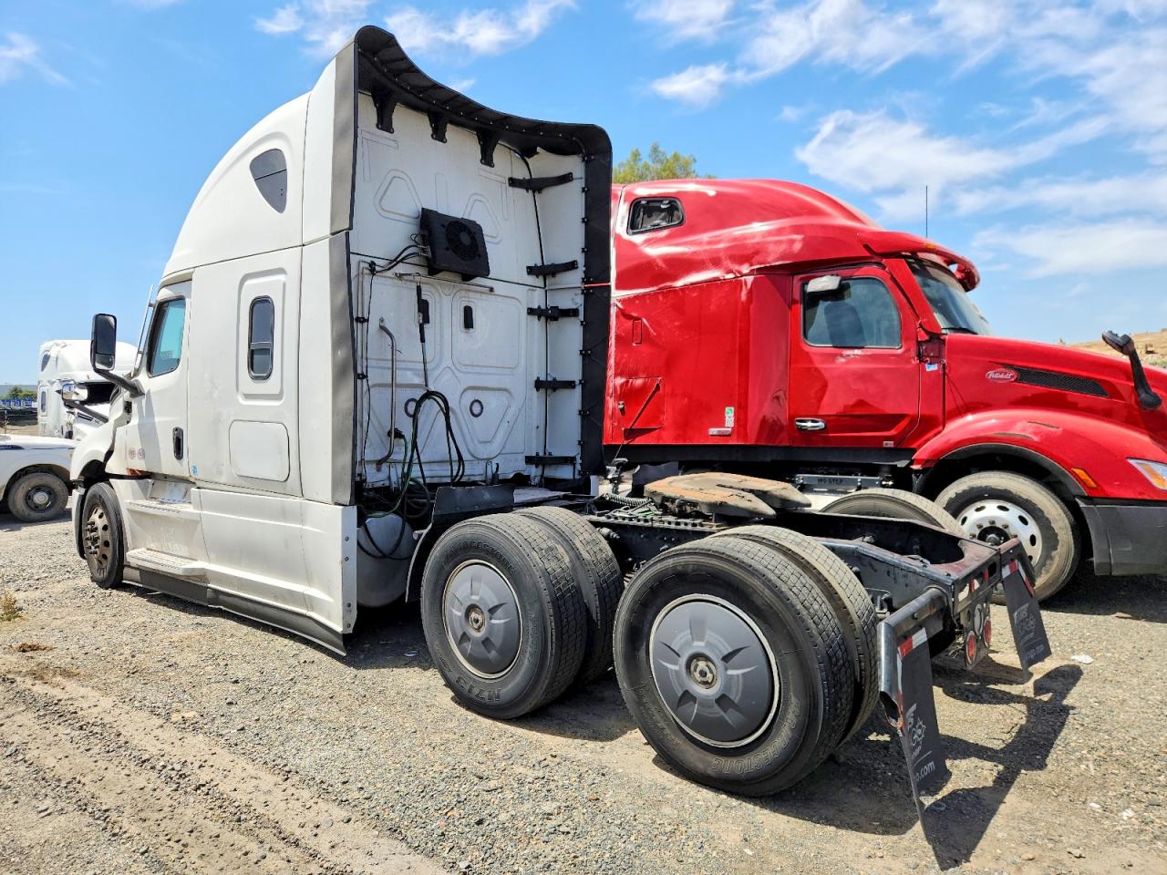 3AKJHHDR0SSVZ1109 · 2025 FREIGHTLINER CASCADIA · 3/10