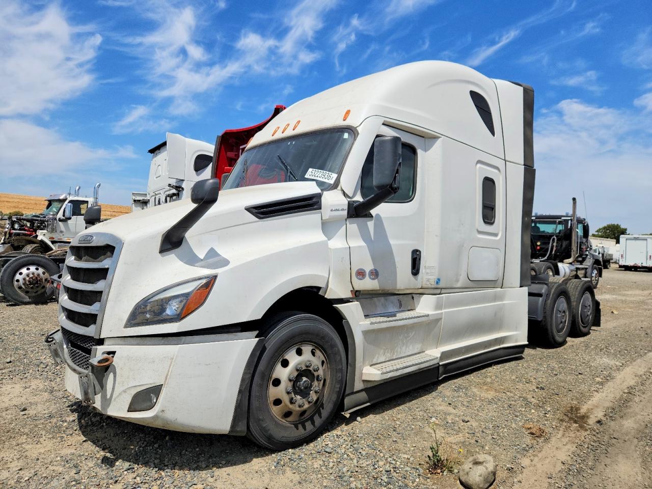 3AKJHHDR0SSVZ1109 · 2025 FREIGHTLINER CASCADIA · 2/10