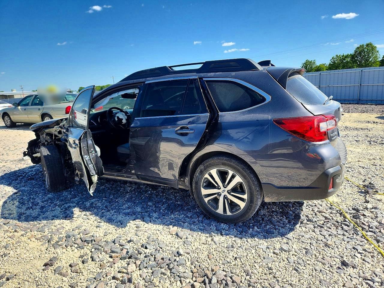 4S4BSANC9K3292580 · 2019 SUBARU OUTBACK · 2/13