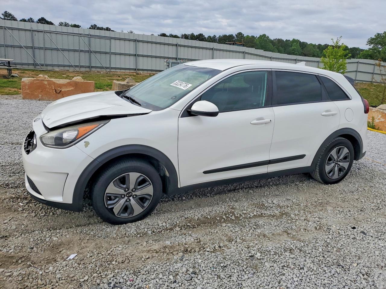 KNDCB3LC9J5203911 · 2018 KIA NIRO