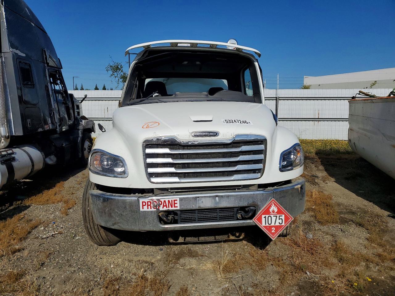 3ALACXFC6SDVW2215 · 2025 FREIGHTLINER M2 · 5/13