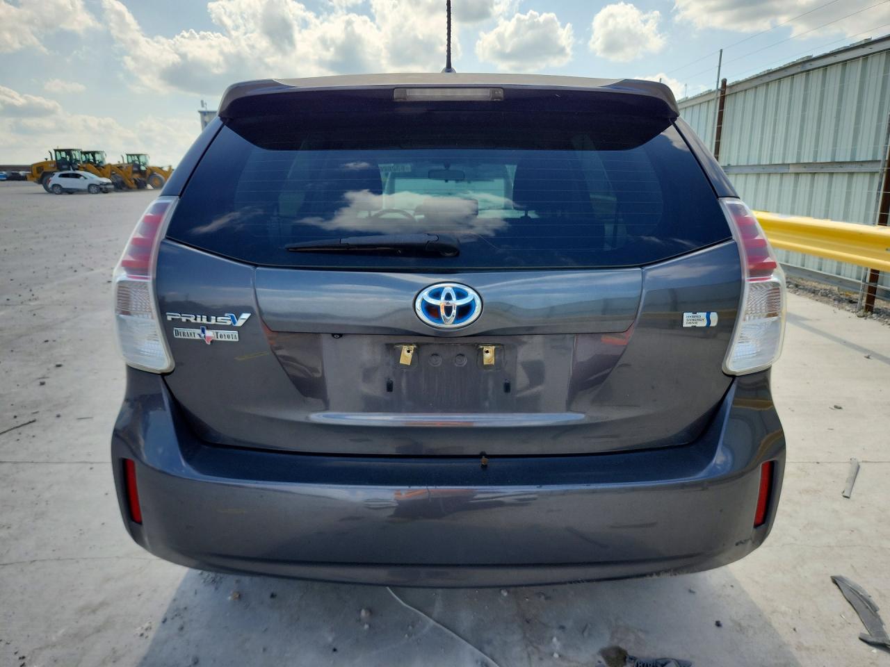 JTDZN3EU1FJ036188 · 2015 TOYOTA PRIUS V · 6/12