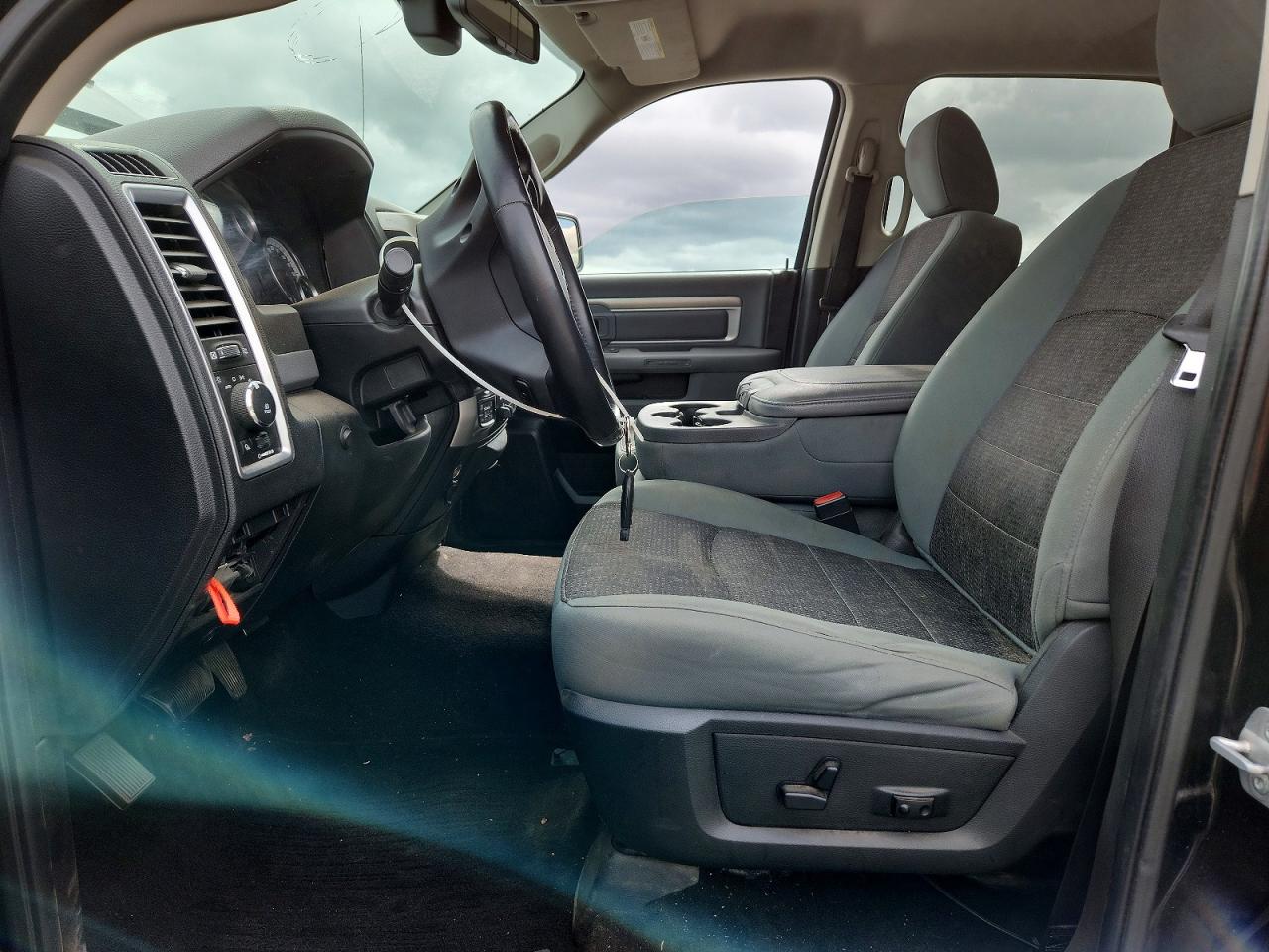 1C6RR7TT6ES369556 · 2014 RAM 1500 · 7/12