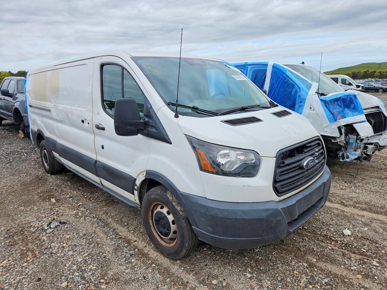1FTNR2YM0FKA31857 · 2015 FORD TRANSIT · 4/13