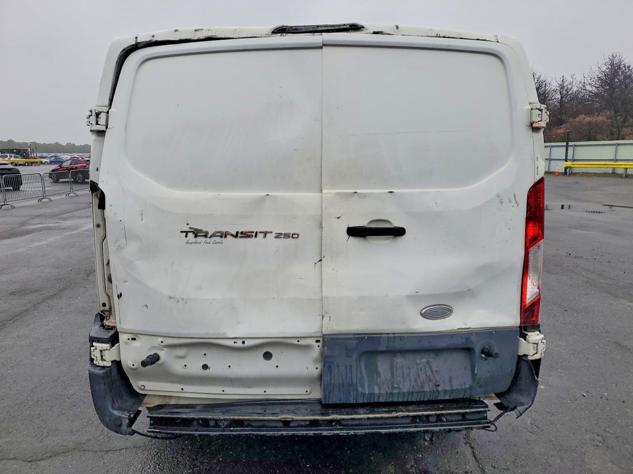 1FTNR2YM0FKA31857 · 2015 FORD TRANSIT · 6/13