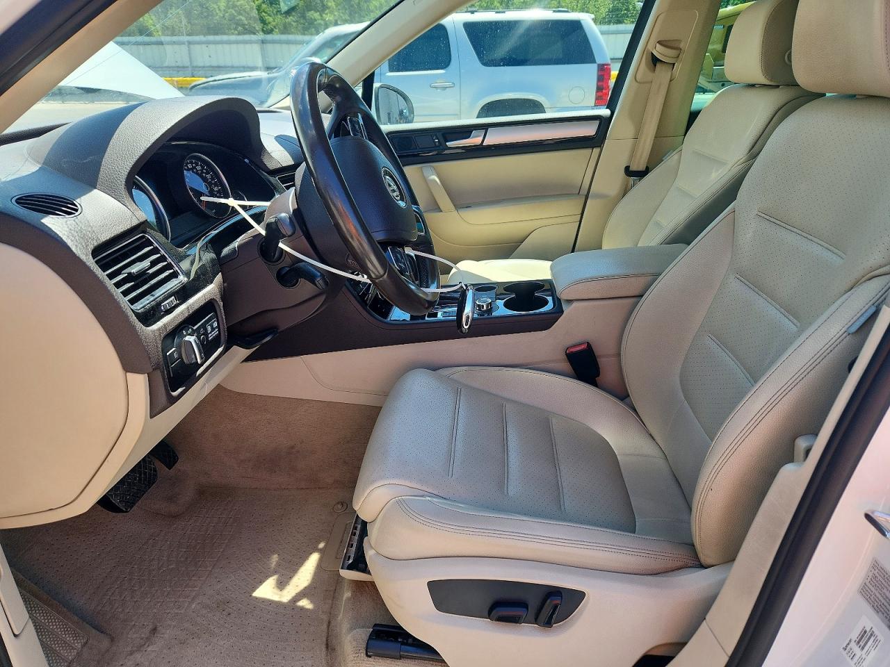 WVGEK9BPXCD008033 · 2012 VOLKSWAGEN TOUAREG · 7/13