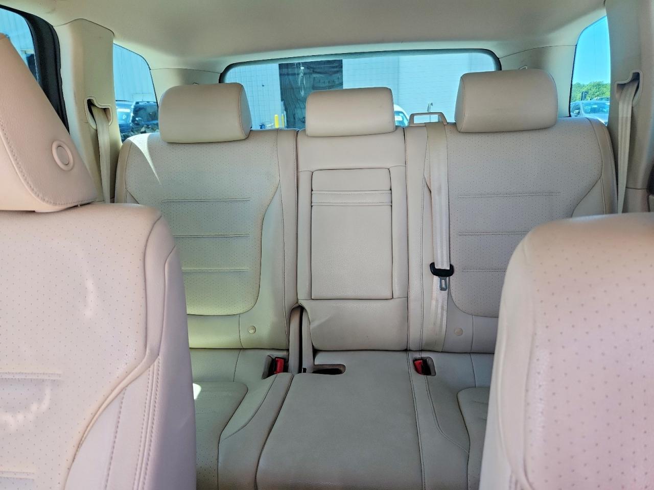 WVGEK9BPXCD008033 · 2012 VOLKSWAGEN TOUAREG · 10/13