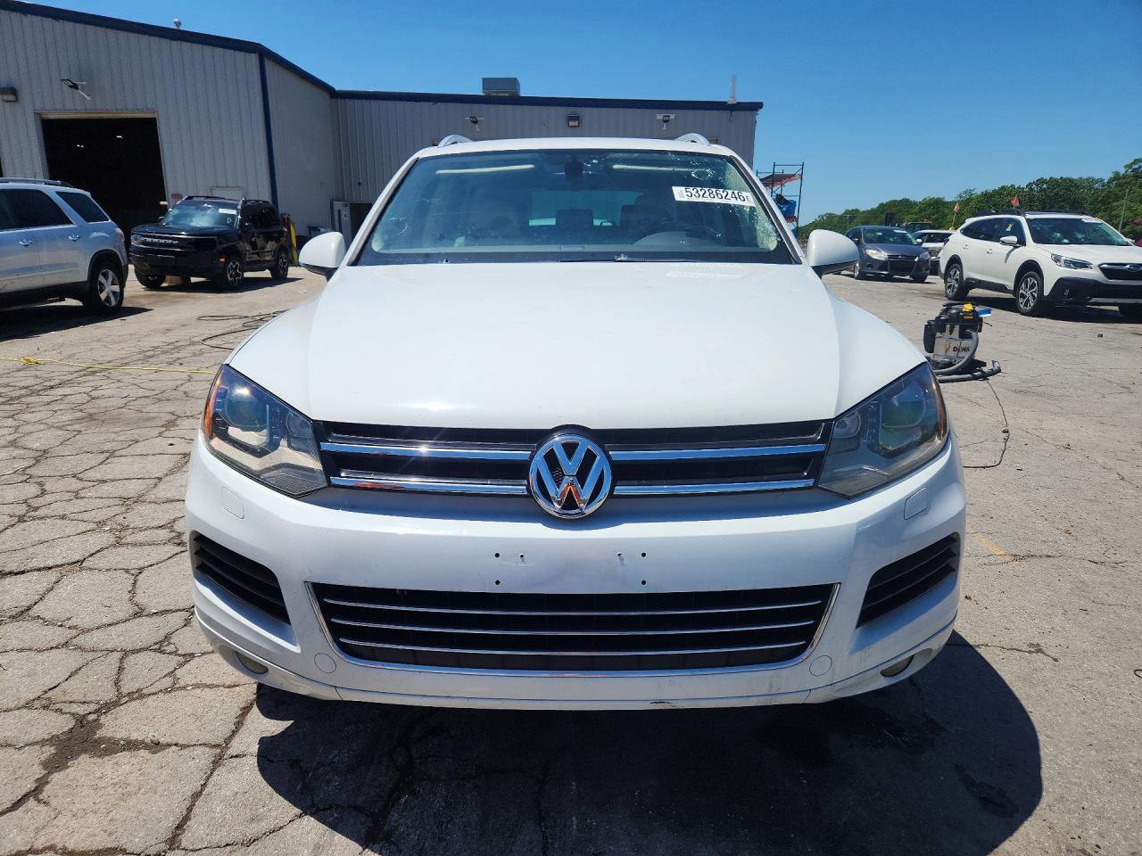 WVGEK9BPXCD008033 · 2012 VOLKSWAGEN TOUAREG · 5/13