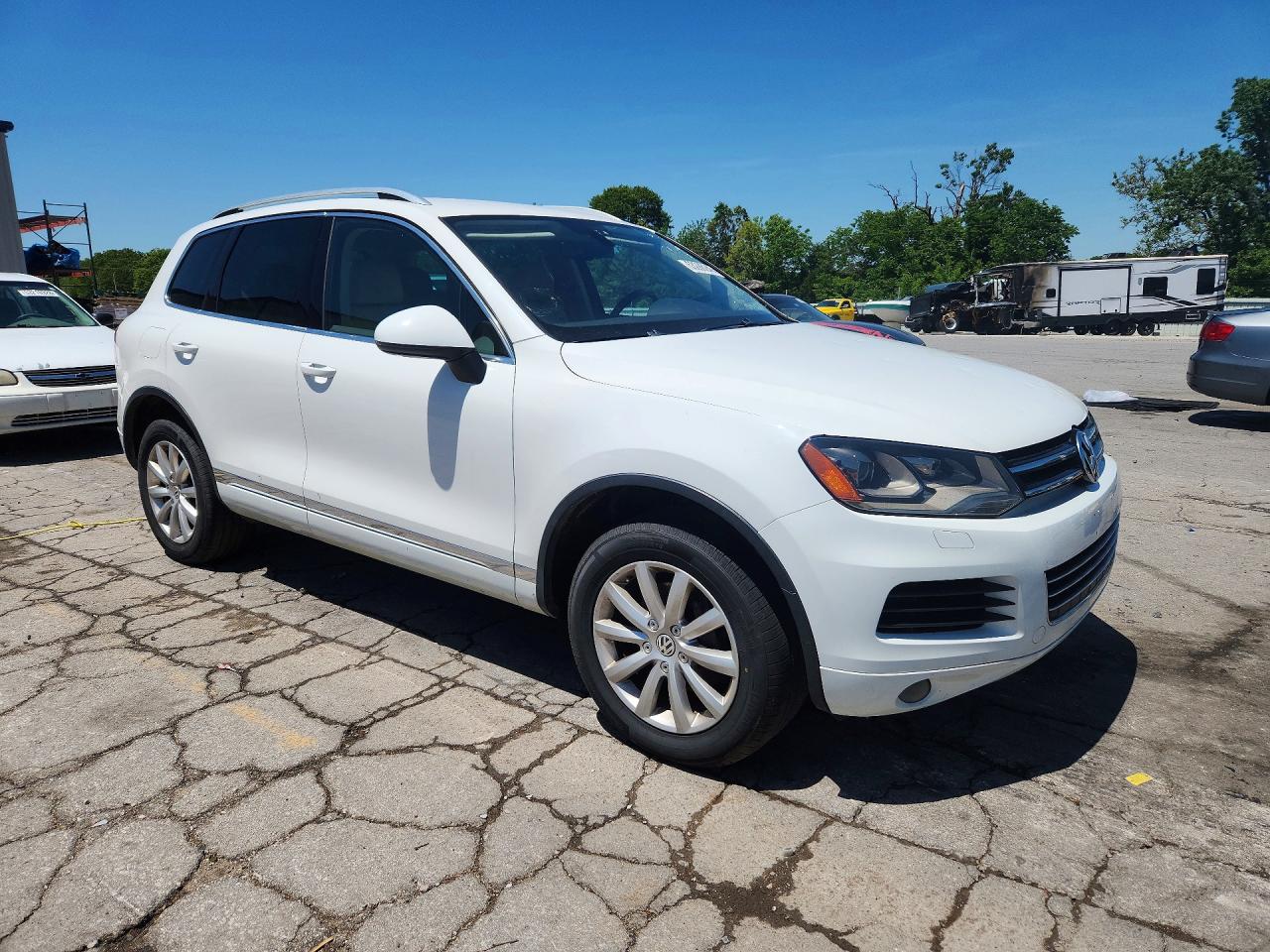 WVGEK9BPXCD008033 · 2012 VOLKSWAGEN TOUAREG · 4/13