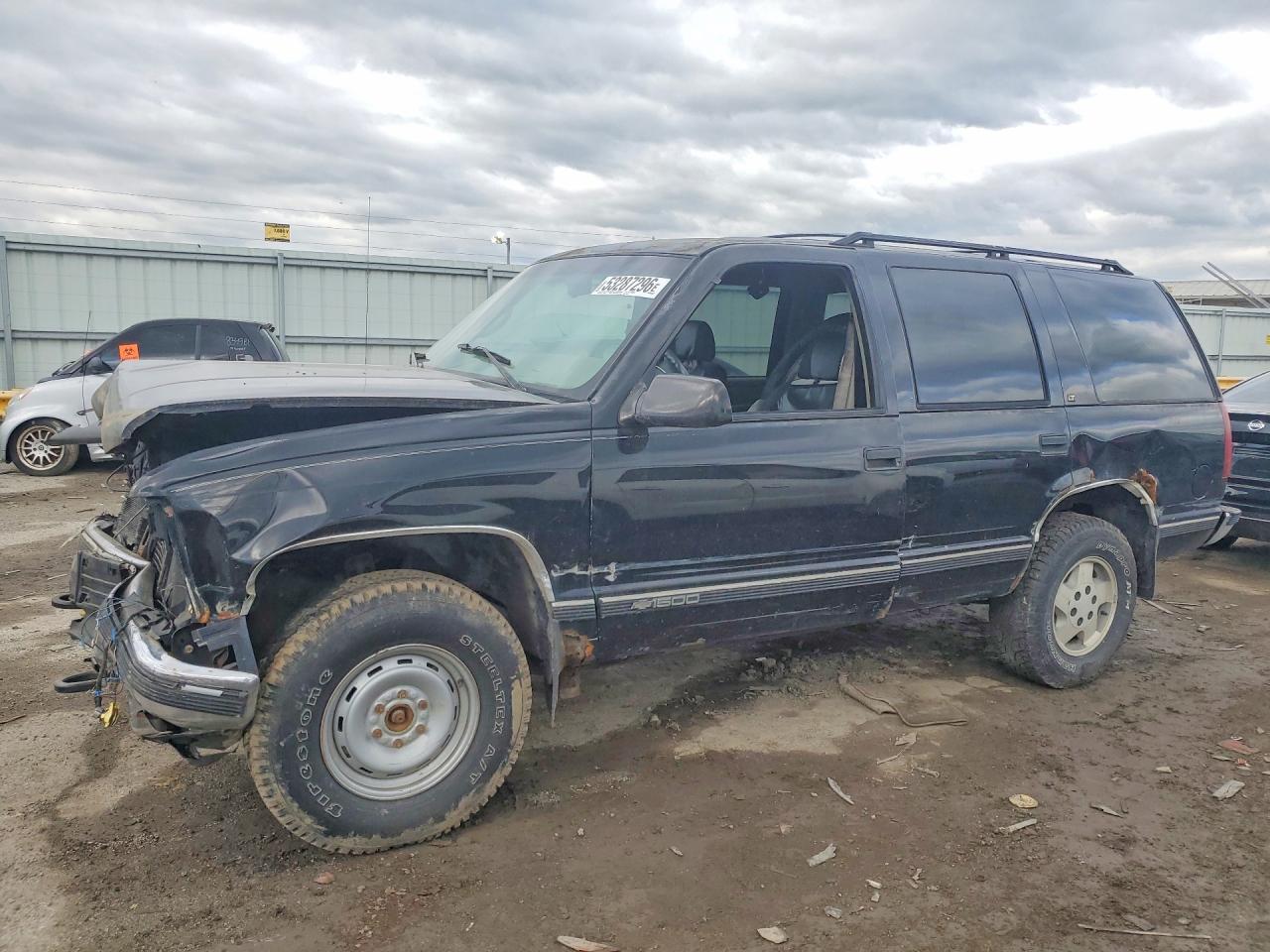1GNEK13KXSJ458748 · 1995 CHEVROLET TAHOE