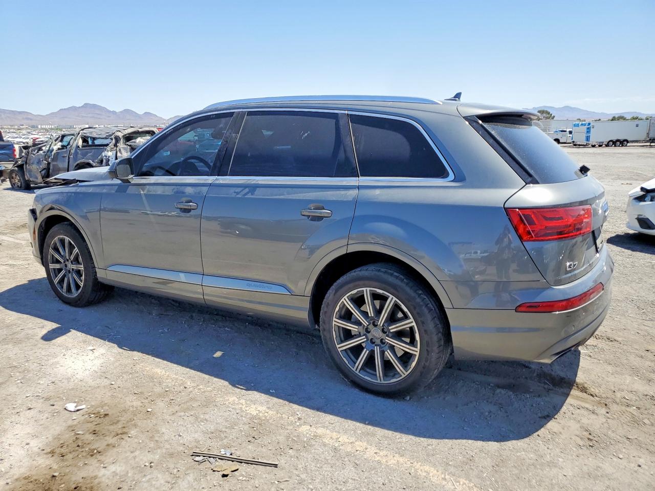 WA1LAAF75HD030338 · 2017 AUDI Q7 · 2/13