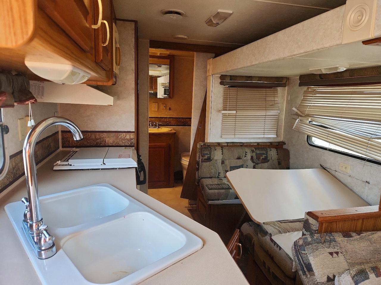1UJBJ02M511C40312 · 2001 JAYCO EAGLE · 6/10