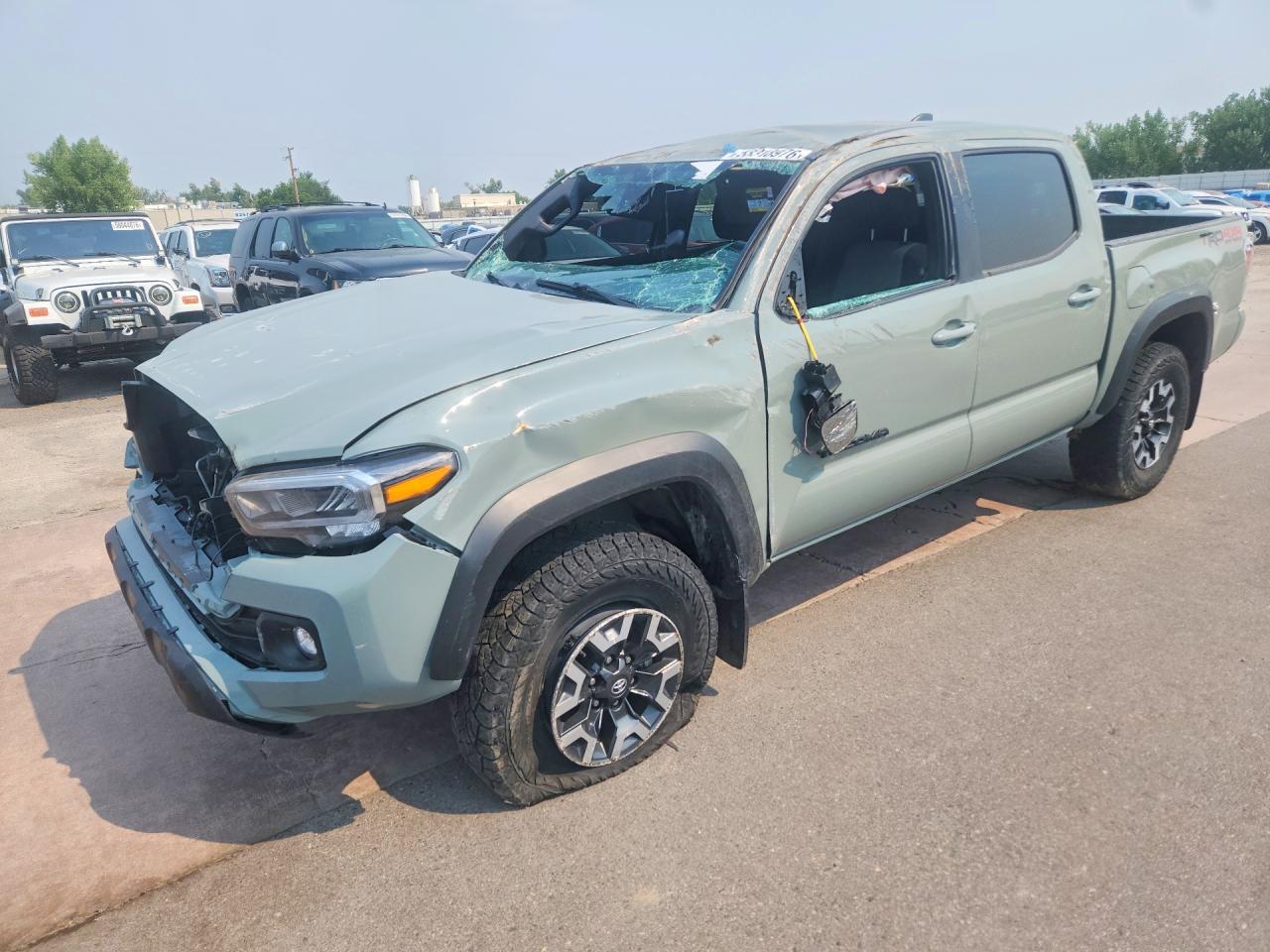 3TMCZ5AN8NM453751 · 2022 TOYOTA TACOMA