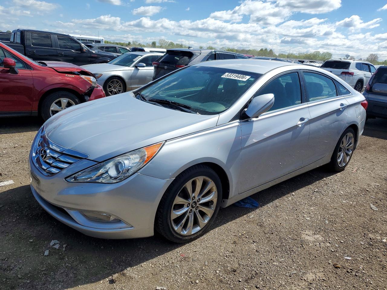 5NPEC4AC2BH126461 · 2011 HYUNDAI SONATA