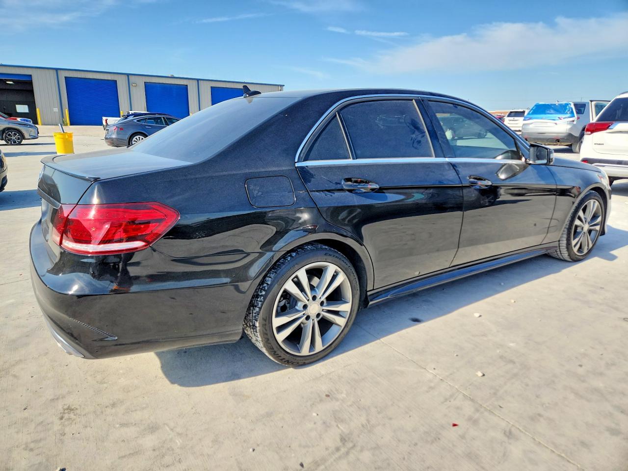 WDDHF5KB0GB236083 · 2016 MERCEDES-BENZ E · 3/12