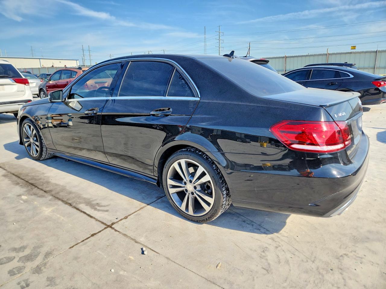 WDDHF5KB0GB236083 · 2016 MERCEDES-BENZ E · 2/12