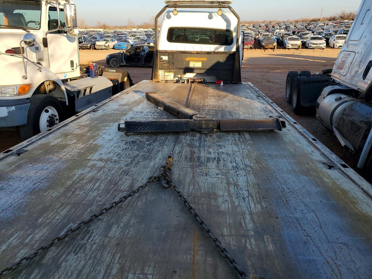 3ALACXFE0JDJX3814 · 2018 FREIGHTLINER M2 · 6/10
