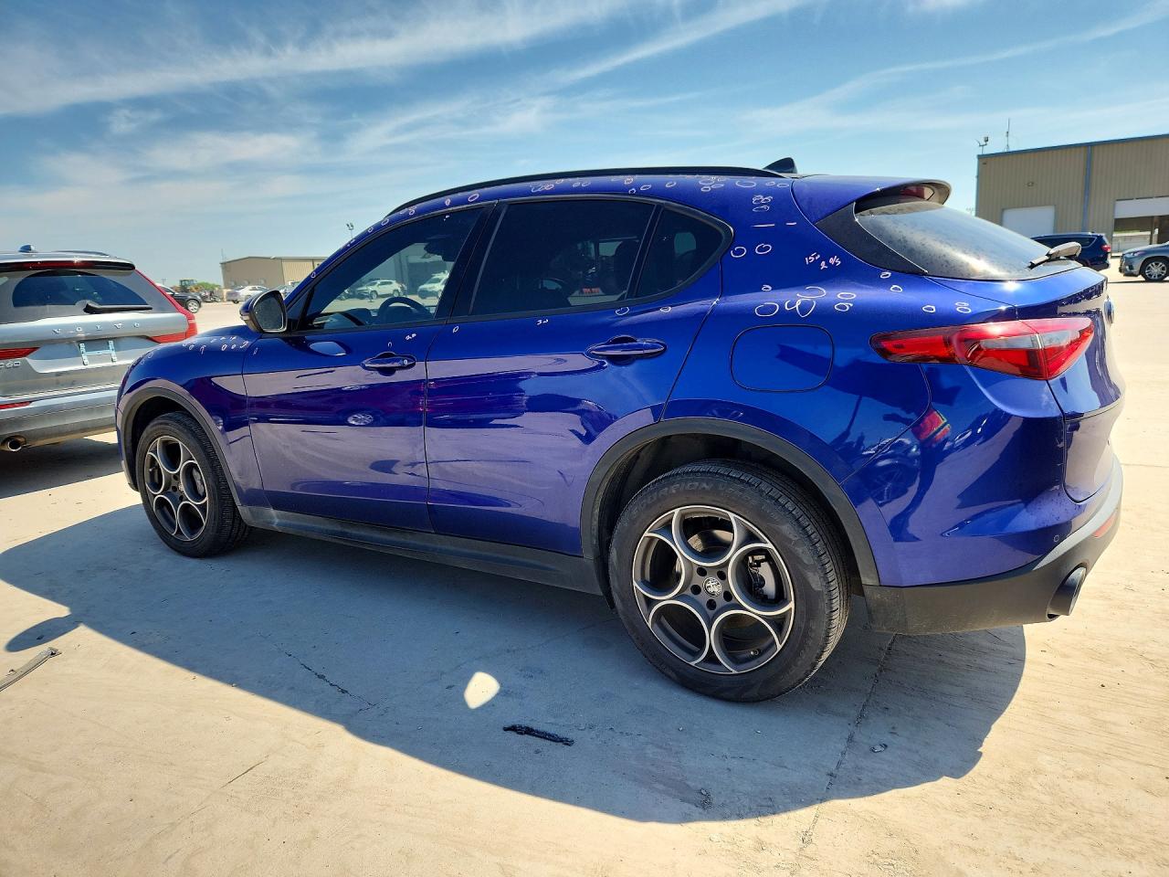 ZASPAJAN2N7D32118 · 2022 ALFA ROMEO STELVIO · 2/12