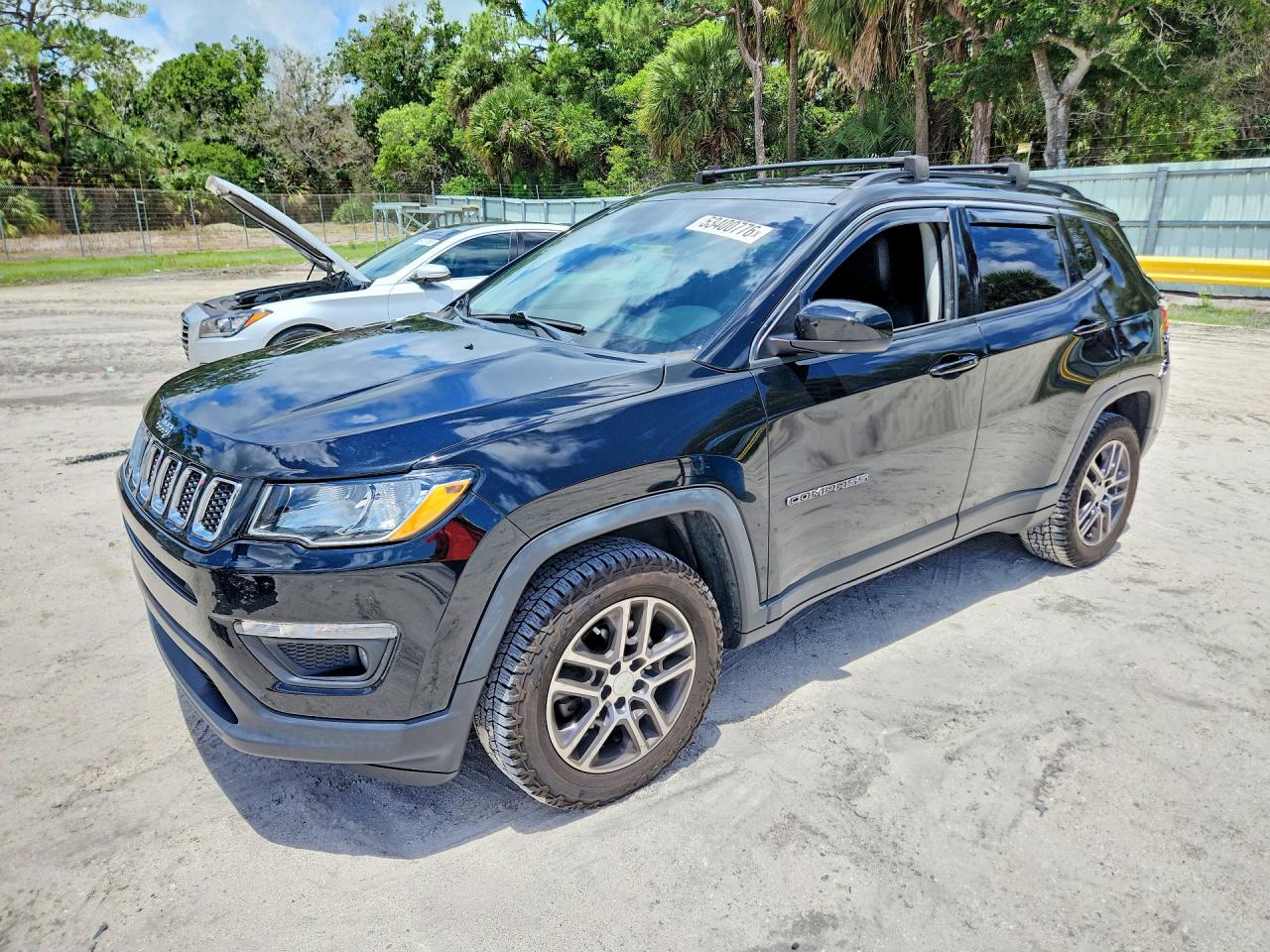 3C4NJDBB2HT640475 · 2017 JEEP COMPASS