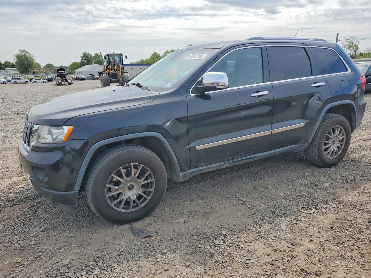 1J4RR5GG4BC641905 · 2011 JEEP GRAND CHEROKEE