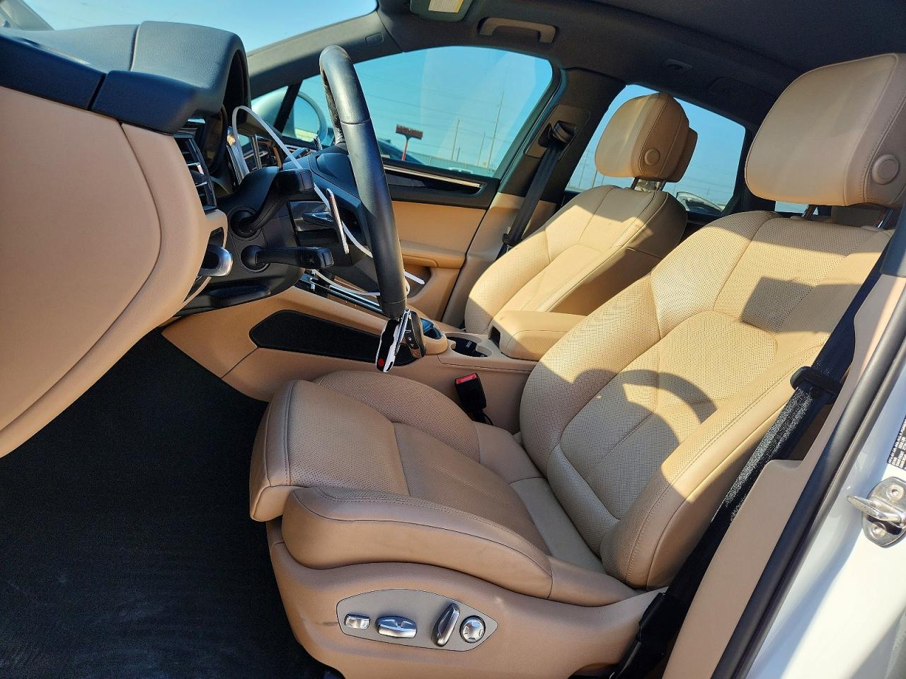 WP1AA2A53SLB03436 · 2025 PORSCHE MACAN · 7/14