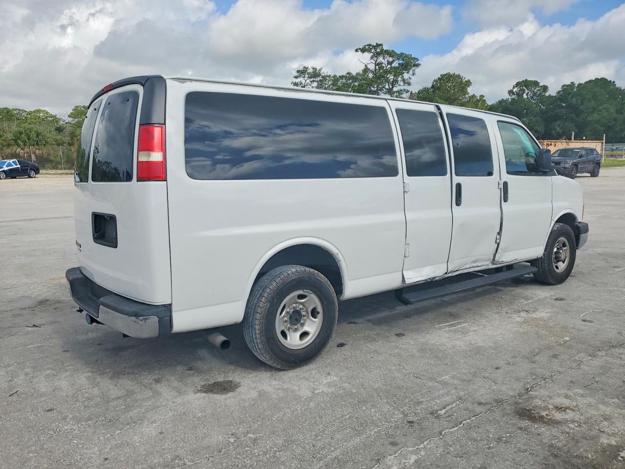 1GAZGPFG4G1202515 · 2016 CHEVROLET EXPRESS G3500 · 3/13