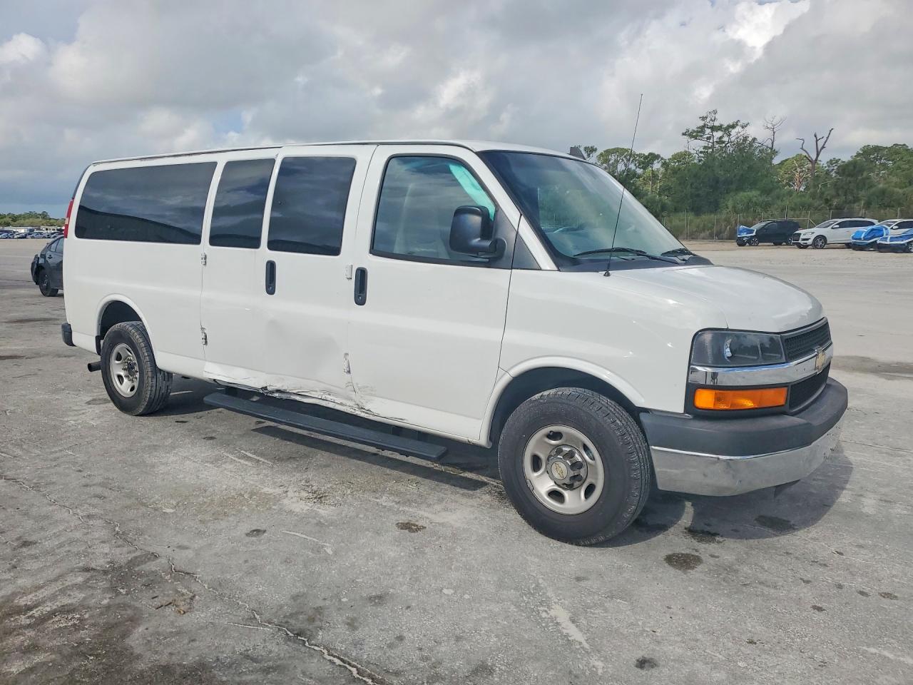 1GAZGPFG4G1202515 · 2016 CHEVROLET EXPRESS G3500 · 4/13