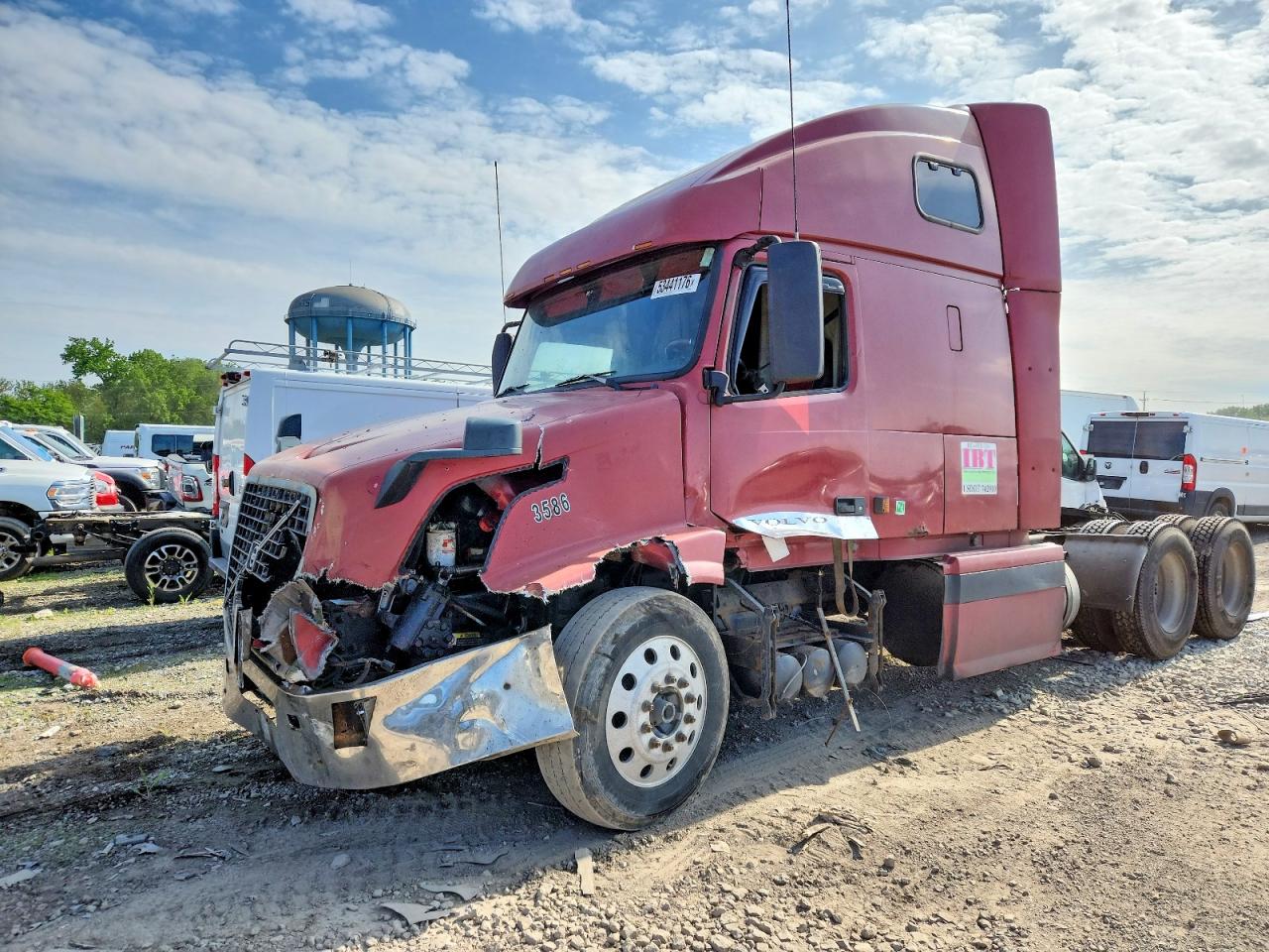 4V4NC9TJ55N384684 · 2005 VOLVO VN · 2/10