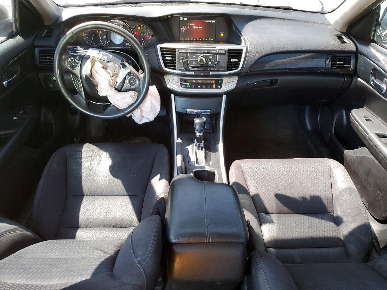 1HGCR2F59FA102225 · 2015 HONDA ACCORD · 8/13