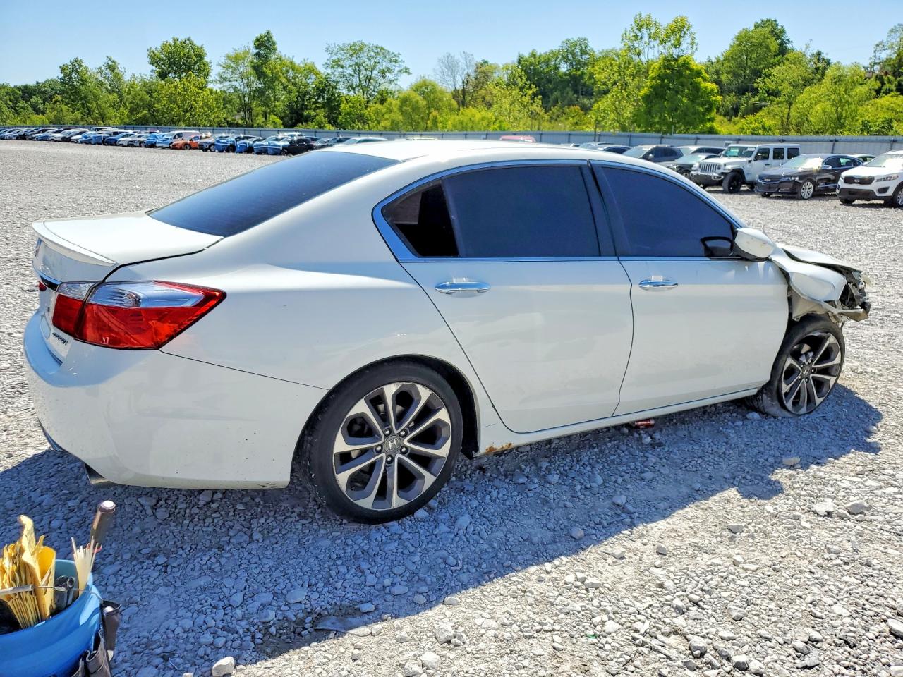 1HGCR2F59FA102225 · 2015 HONDA ACCORD · 3/13