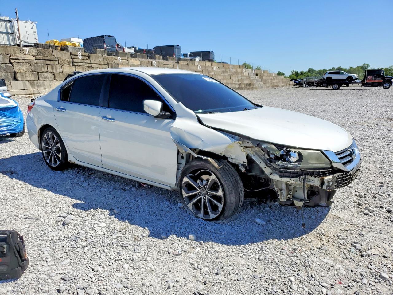 1HGCR2F59FA102225 · 2015 HONDA ACCORD · 4/13