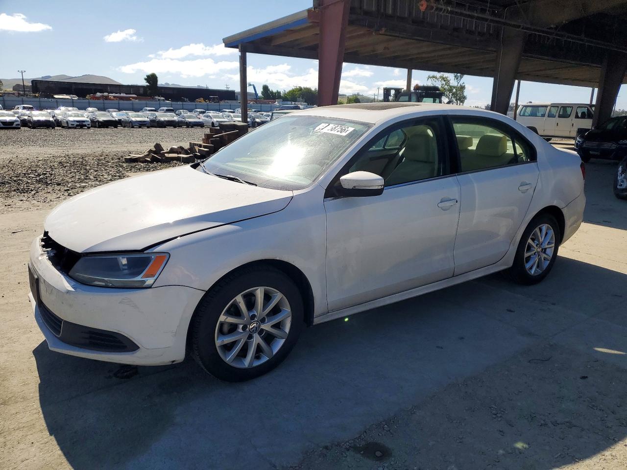 3VWDX7AJ7DM422747 · 2013 VOLKSWAGEN JETTA