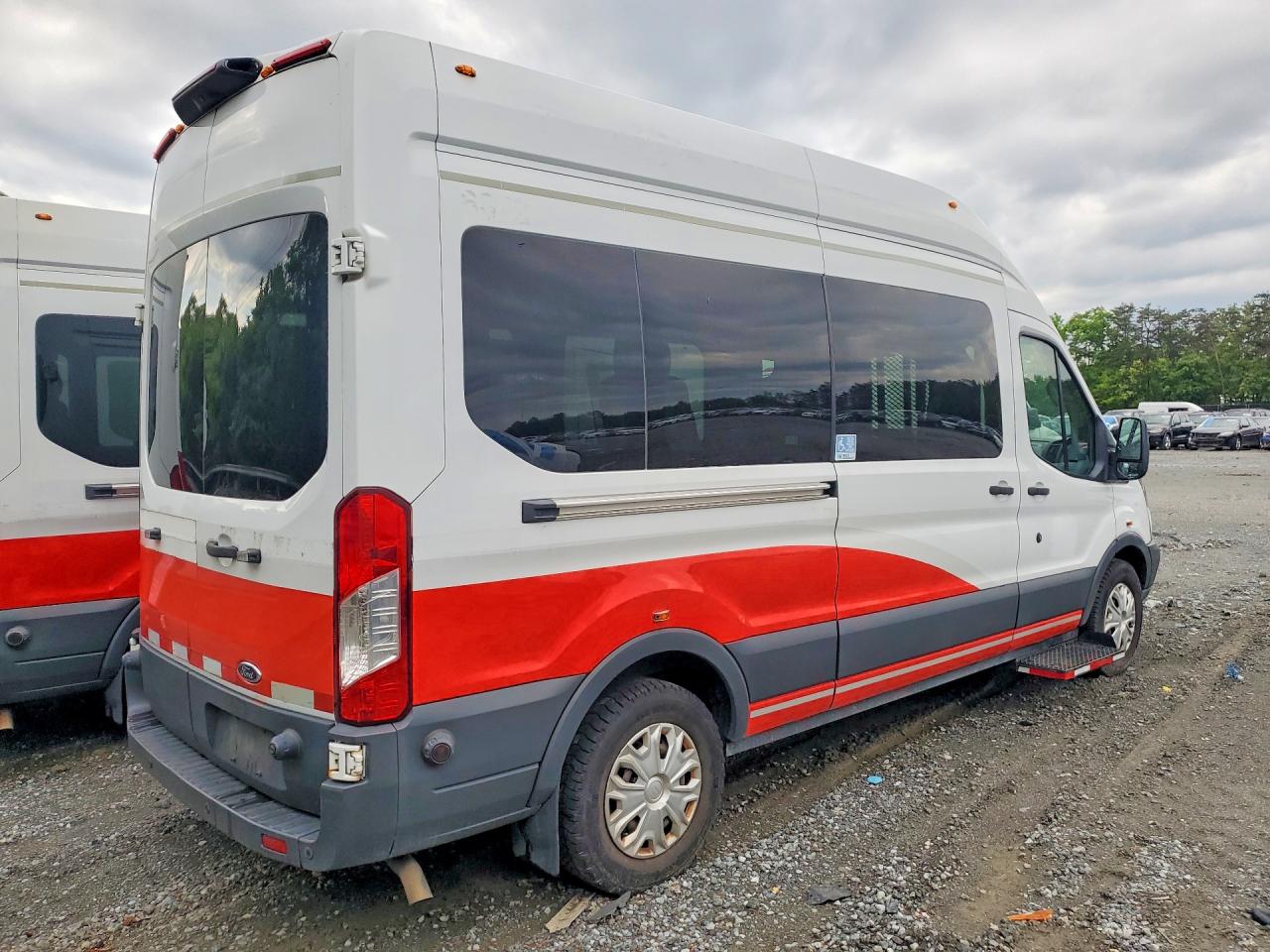 1FTBW2XM8JKB53212 · 2018 FORD TRANSIT · 3/13