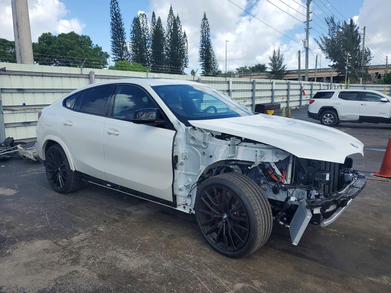 5UX43EX04T9394676 · 2026 BMW X6 · 4/12