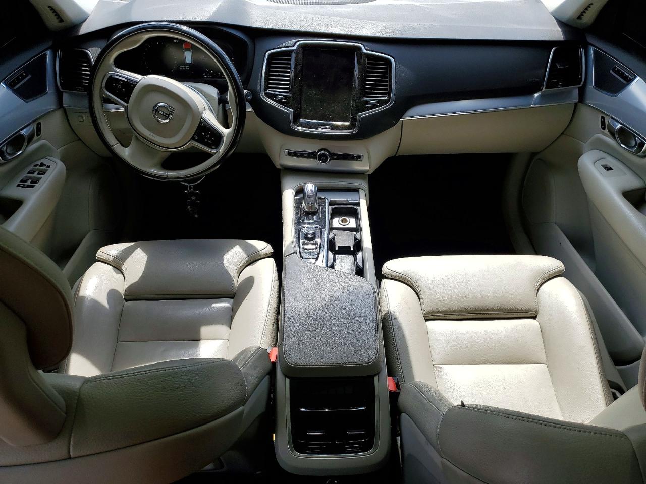 YV4BC0PK4G1089869 · 2016 VOLVO XC90 · 8/13