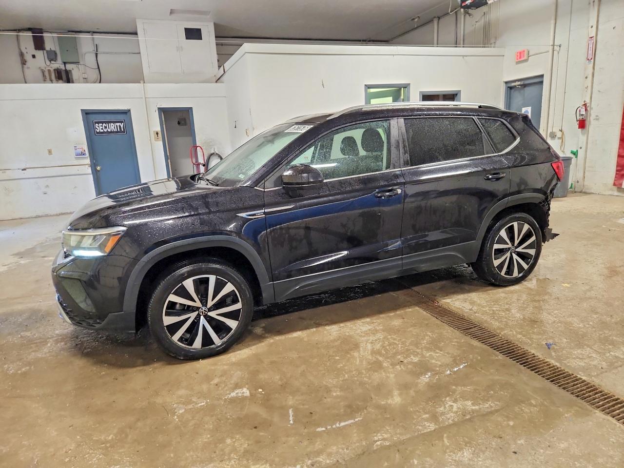 3VVLX7B2XNM056811 · 2022 VOLKSWAGEN TAOS
