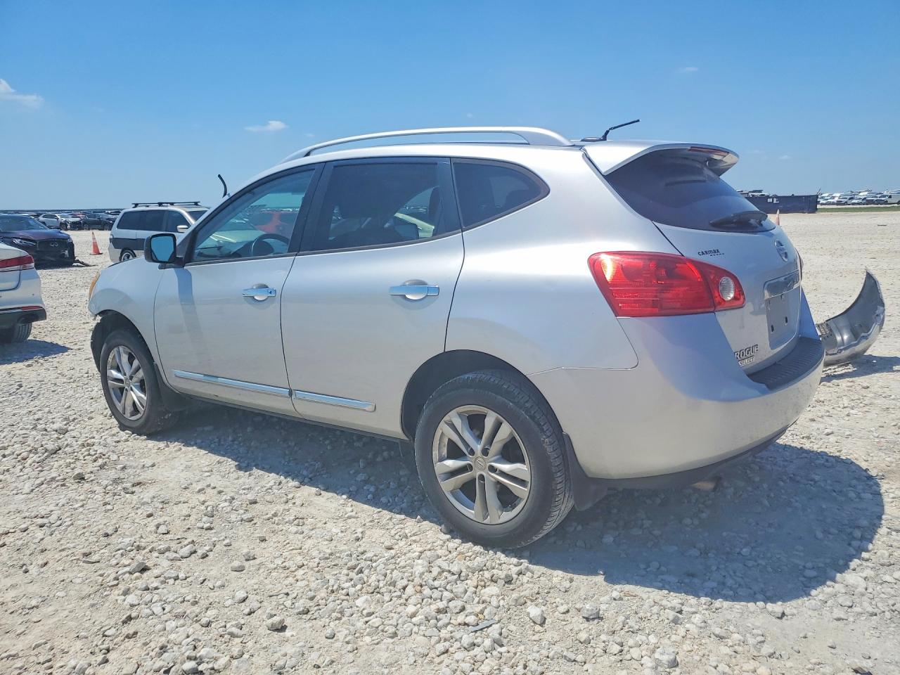 JN8AS5MV7FW760826 · 2015 NISSAN ROGUE SELECT · 2/14