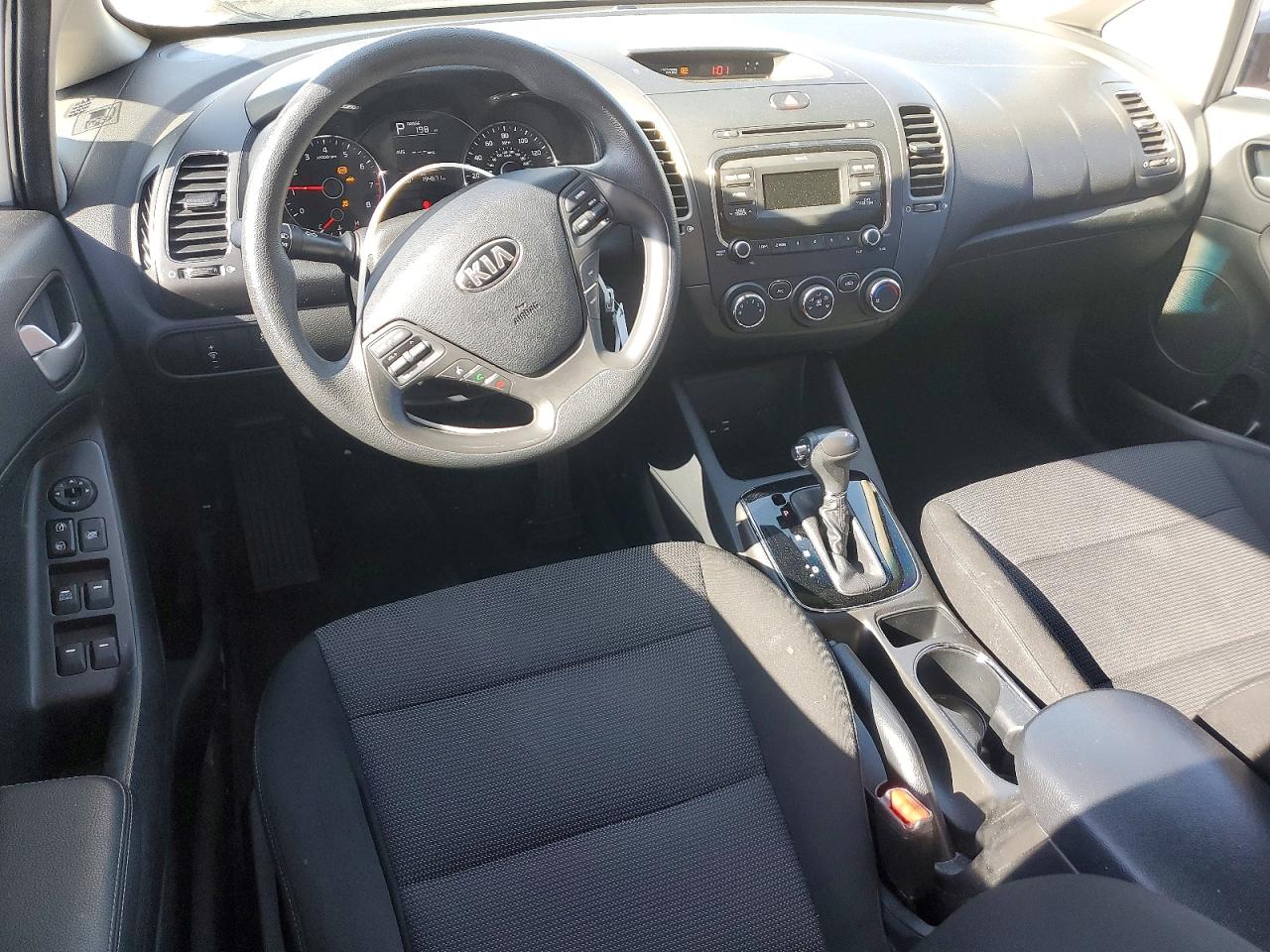 3KPFK4A79JE171572 · 2018 KIA FORTE · 8/12