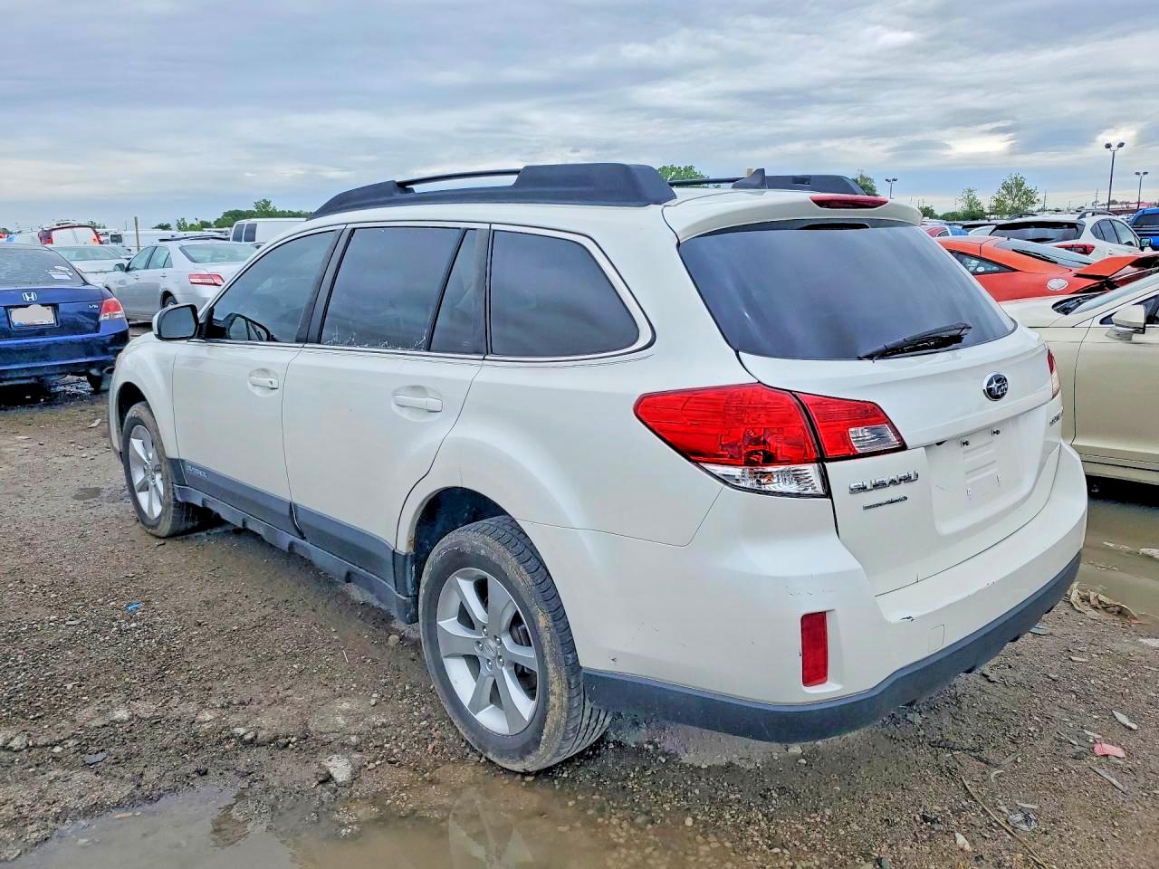 4S4BRCLC5E3302309 · 2014 SUBARU OUTBACK · 2/13