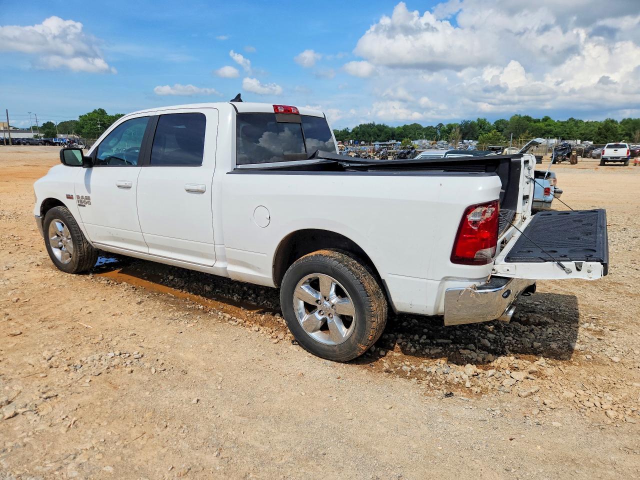 1C6RR6TT6KS643943 · 2019 RAM 1500 CLASSIC · 2/13